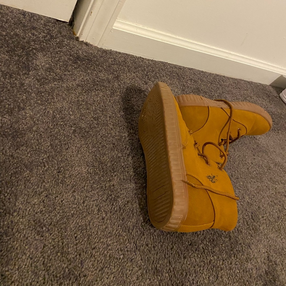 Shoes i bought a long time ago and only wore a couple times